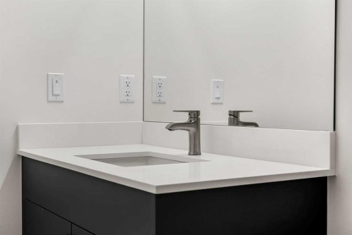 27 Heritage Heath, Cochrane, AB - Indoor Photo Showing Bathroom