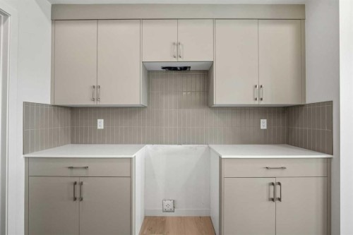 31 Heritage Heath, Cochrane, AB - Indoor Photo Showing Kitchen