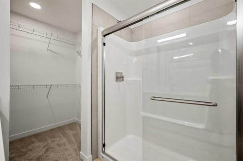 31 Heritage Heath, Cochrane, AB - Indoor Photo Showing Bathroom