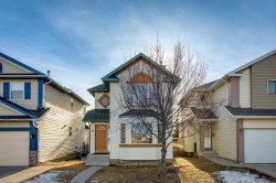 47 Covewood Park NE Calgary, AB T3K 4T2