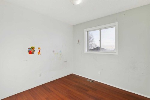 47 Covewood Park Ne, Calgary, AB - Indoor Photo Showing Other Room