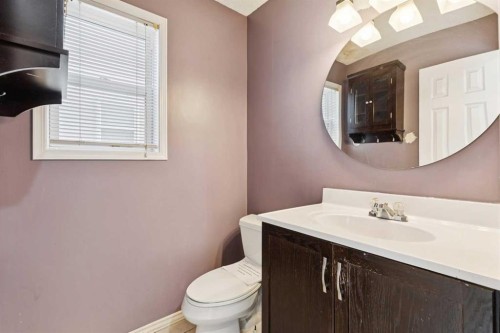 47 Covewood Park Ne, Calgary, AB - Indoor Photo Showing Bathroom
