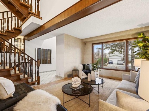 511 Ranch Estates Place Nw, Calgary, AB - Indoor Photo Showing Living Room