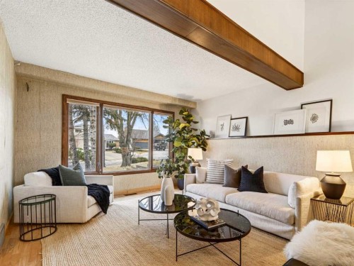 511 Ranch Estates Place Nw, Calgary, AB - Indoor Photo Showing Living Room