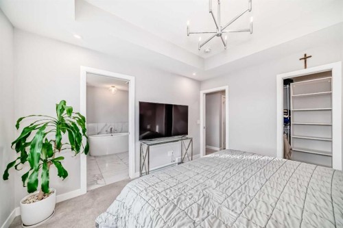 896 West Lakeview Drive, Chestermere, AB - Indoor Photo Showing Bedroom