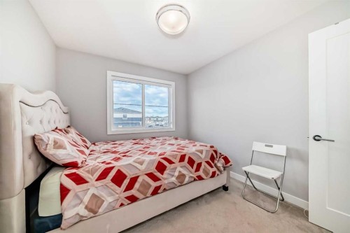 896 West Lakeview Drive, Chestermere, AB - Indoor Photo Showing Bedroom