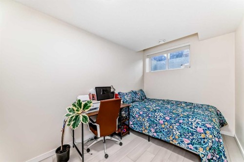 896 West Lakeview Drive, Chestermere, AB - Indoor Photo Showing Bedroom
