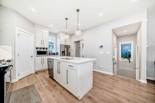 896 West Lakeview Drive, Chestermere, AB - Indoor Photo Showing Kitchen