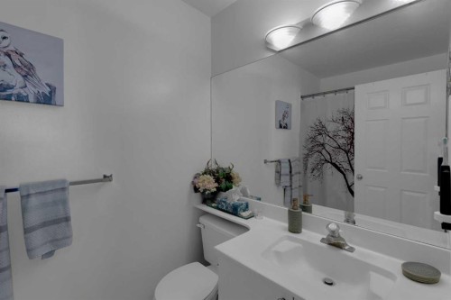 103-923 15 Avenue Sw, Calgary, AB - Indoor Photo Showing Bathroom