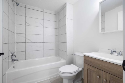 13 Howse Row Ne, Calgary, AB - Indoor Photo Showing Bathroom