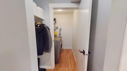 84 Sunmount Road Se, Calgary, AB - Indoor