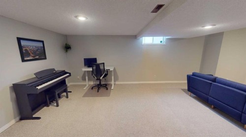 84 Sunmount Road Se, Calgary, AB - Indoor Photo Showing Other Room