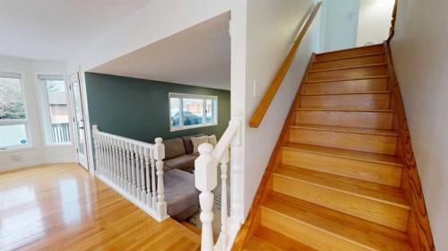 84 Sunmount Road Se, Calgary, AB - Indoor Photo Showing Other Room