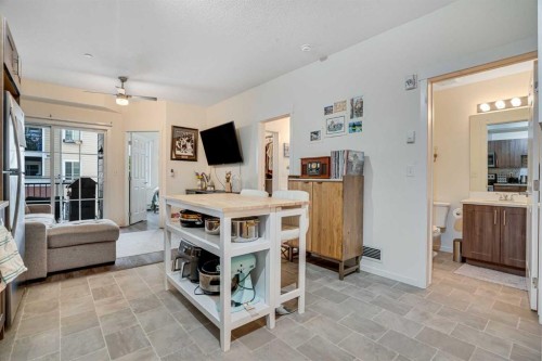 3209-215 Legacy Boulevard Se, Calgary, AB - Indoor Photo Showing Other Room