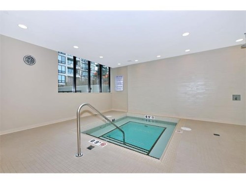 416-222 Riverfront Avenue Sw, Calgary, AB - Indoor Photo Showing Other Room