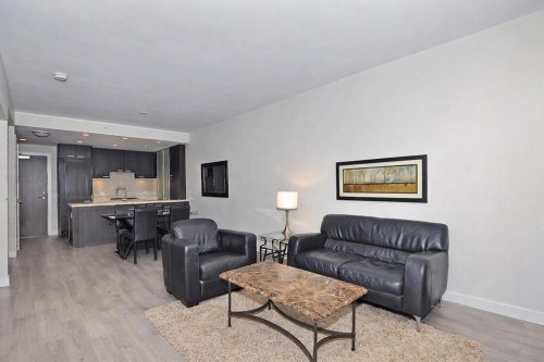 416-222 Riverfront Avenue Sw, Calgary, AB - Indoor Photo Showing Living Room