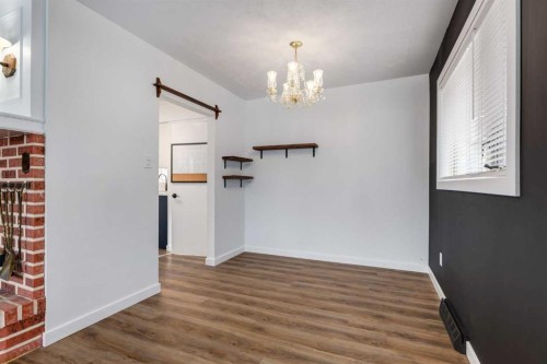 651 84 Avenue Sw, Calgary, AB - Indoor Photo Showing Other Room
