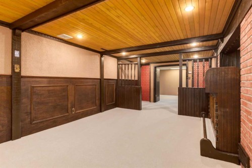 651 84 Avenue Sw, Calgary, AB - Indoor Photo Showing Other Room