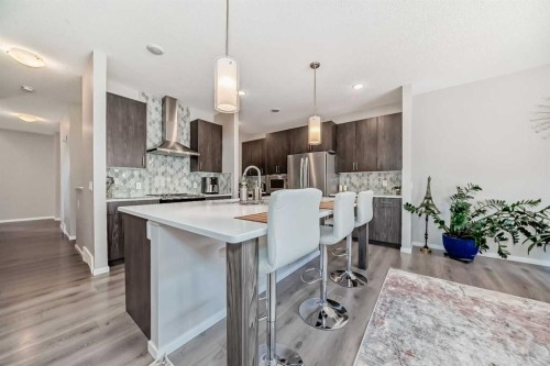 17 Walgrove Manor Se, Calgary, AB - Indoor Photo Showing Kitchen With Upgraded Kitchen