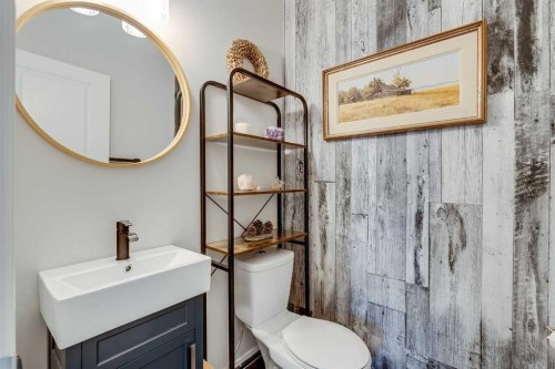 113 Copperpond Bay Se, Calgary, AB - Indoor Photo Showing Bathroom