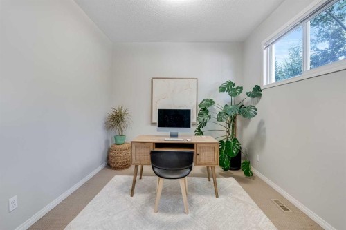 113 Copperpond Bay Se, Calgary, AB - Indoor Photo Showing Office
