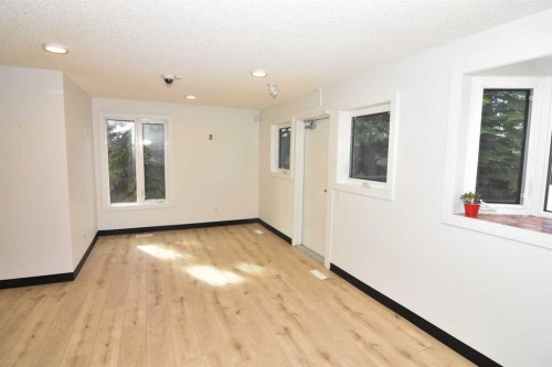 309 Main Street Nw, Airdrie, AB 