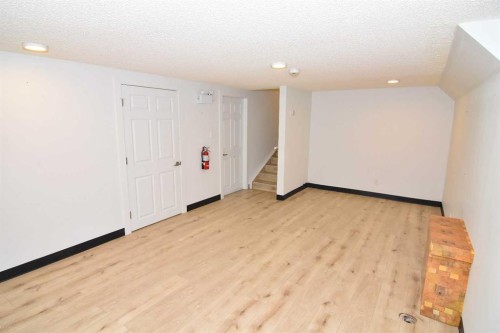 309 Main Street Nw, Airdrie, AB 