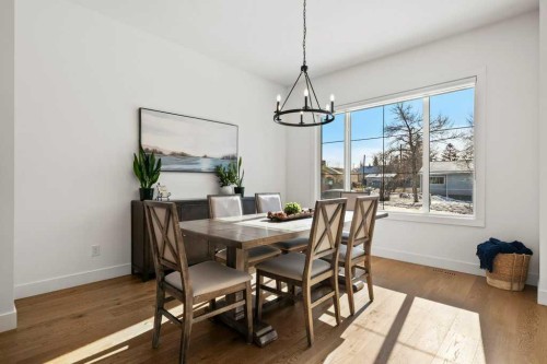 318 28 Avenue Ne, Calgary, AB - Indoor Photo Showing Dining Room