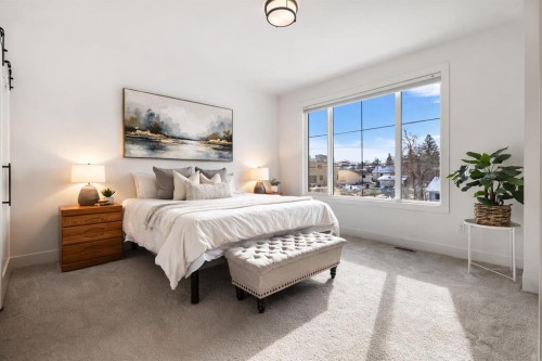 318 28 Avenue Ne, Calgary, AB - Indoor Photo Showing Bedroom