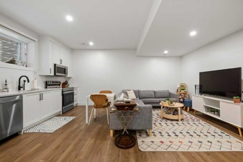 318 28 Avenue Ne, Calgary, AB - Indoor