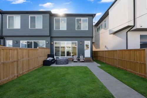 318 28 Avenue Ne, Calgary, AB - Outdoor