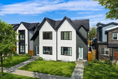 318 28 Avenue Ne, Calgary, AB - Outdoor With Facade