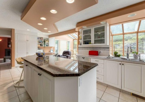 164 Hawksbrow Drive Nw, Calgary, AB - Indoor Photo Showing Kitchen