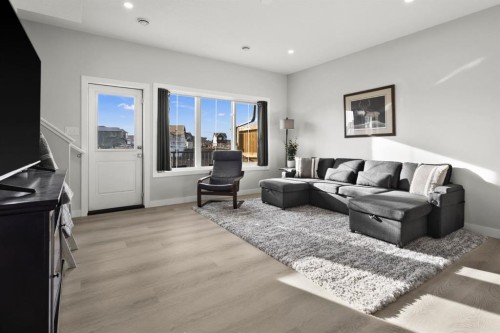64-351 Monteith Drive Se, High River, AB - Indoor Photo Showing Living Room