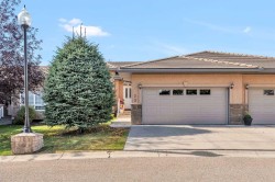33 Shannon Estates Terrace SW Calgary, AB T2Y 4C3