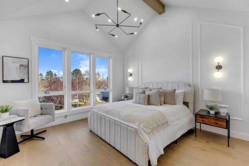 936 40 Street Sw, Calgary, AB - Indoor Photo Showing Bedroom