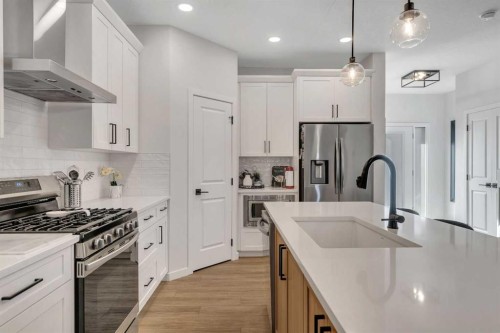 7582 202 Avenue Se, Calgary, AB - Indoor Photo Showing Kitchen With Upgraded Kitchen