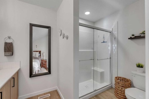 7582 202 Avenue Se, Calgary, AB - Indoor Photo Showing Bathroom