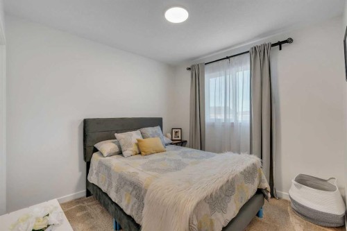 7582 202 Avenue Se, Calgary, AB - Indoor Photo Showing Bedroom