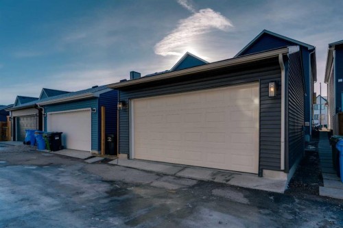 7582 202 Avenue Se, Calgary, AB - Outdoor