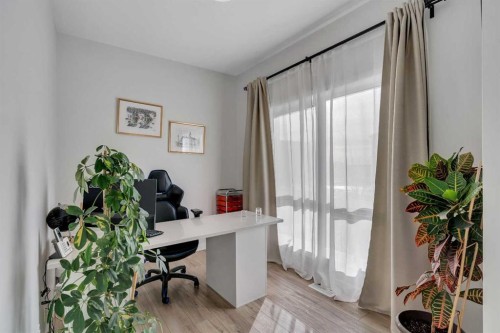 7582 202 Avenue Se, Calgary, AB - Indoor Photo Showing Office