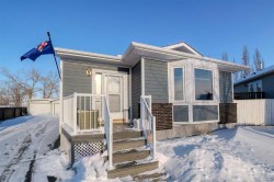 70 Elizabeth Way SE Airdrie, AB T4B 2H6