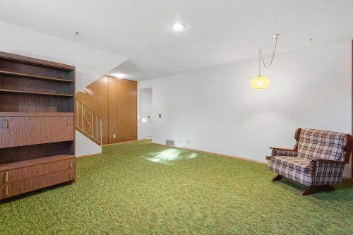 5516 Dalhart Hill Nw, Calgary, AB - Indoor Photo Showing Other Room