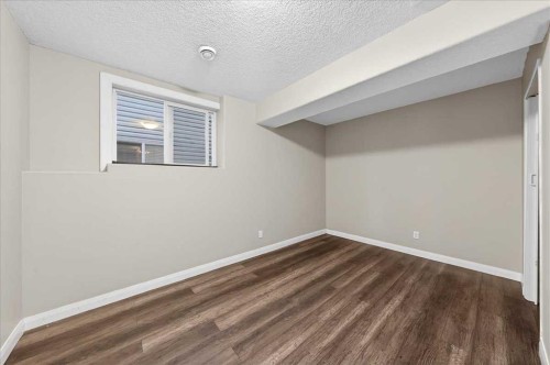 194 Sherwood Mount Nw, Calgary, AB - Indoor Photo Showing Other Room