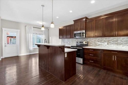 194 Sherwood Mount Nw, Calgary, AB - Indoor Photo Showing Kitchen With Upgraded Kitchen