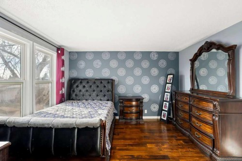 74 Castledale Way Ne, Calgary, AB - Indoor Photo Showing Bedroom