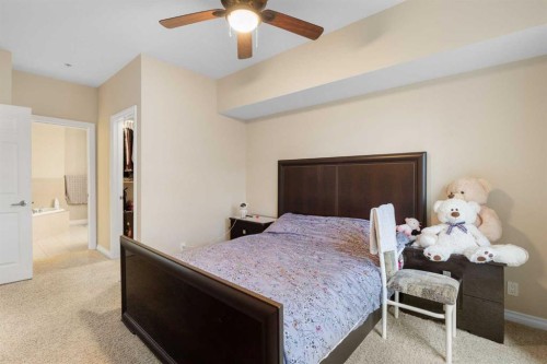8103-14 Hemlock Crescent Sw, Calgary, AB - Indoor Photo Showing Bedroom