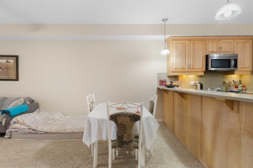 8103-14 Hemlock Crescent Sw, Calgary, AB - Indoor Photo Showing Other Room