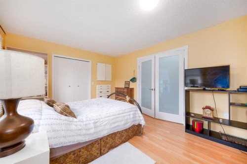 5-3200 60 Street, Calgary, AB - Indoor Photo Showing Bedroom
