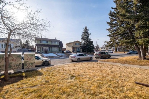 5-3200 60 Street, Calgary, AB - Outdoor